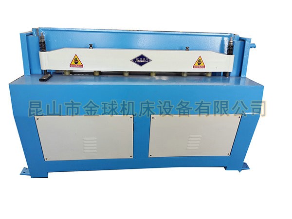 Q11節(jié)能環(huán)保剪板機(jī)